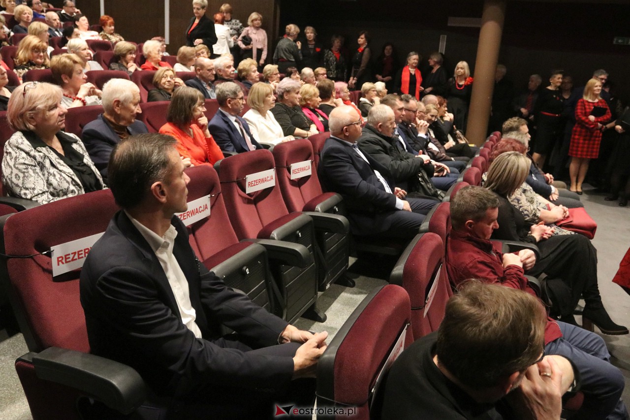 Spotkanie wigilijne Uniwersytetu Trzeciego Wieku [20.12.2023] - zdjęcie #16 - eOstroleka.pl