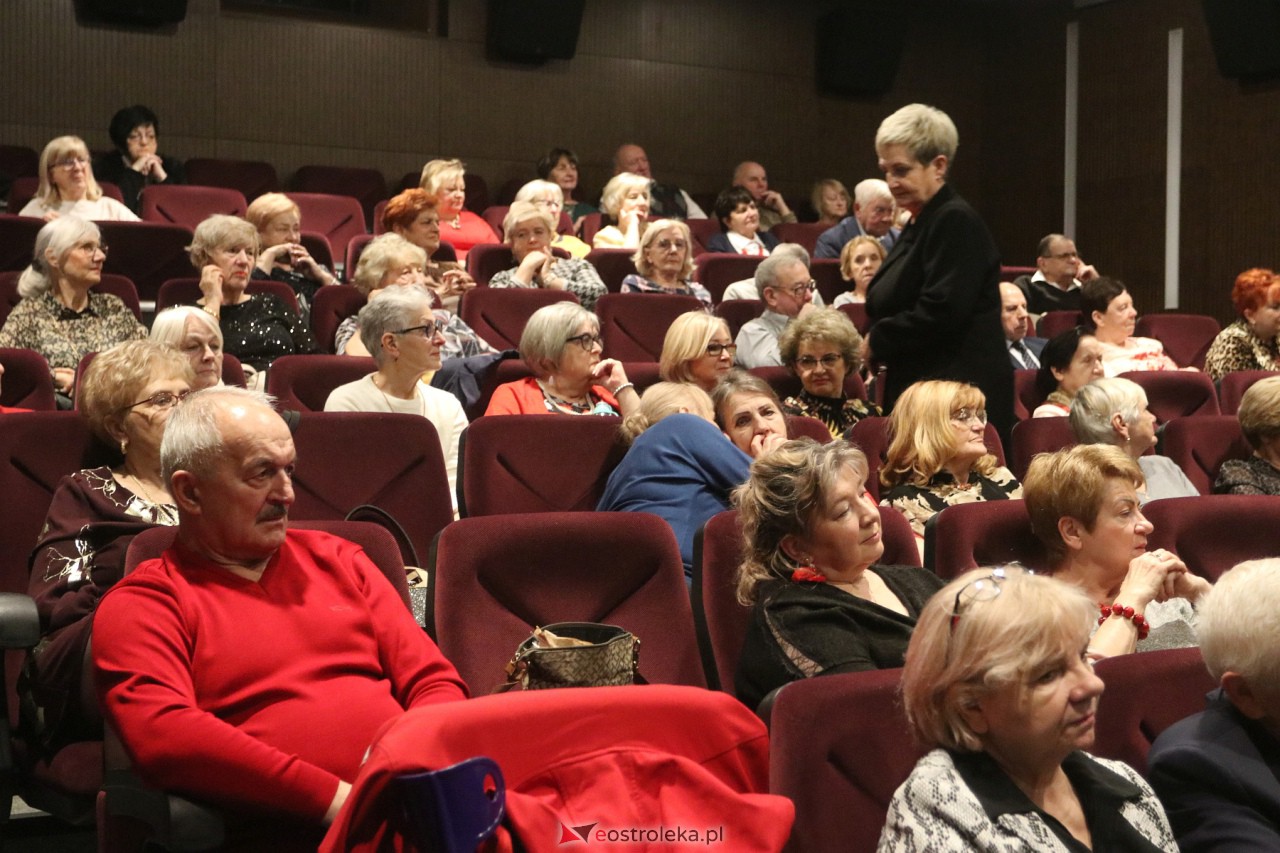 Spotkanie wigilijne Uniwersytetu Trzeciego Wieku [20.12.2023] - zdjęcie #14 - eOstroleka.pl