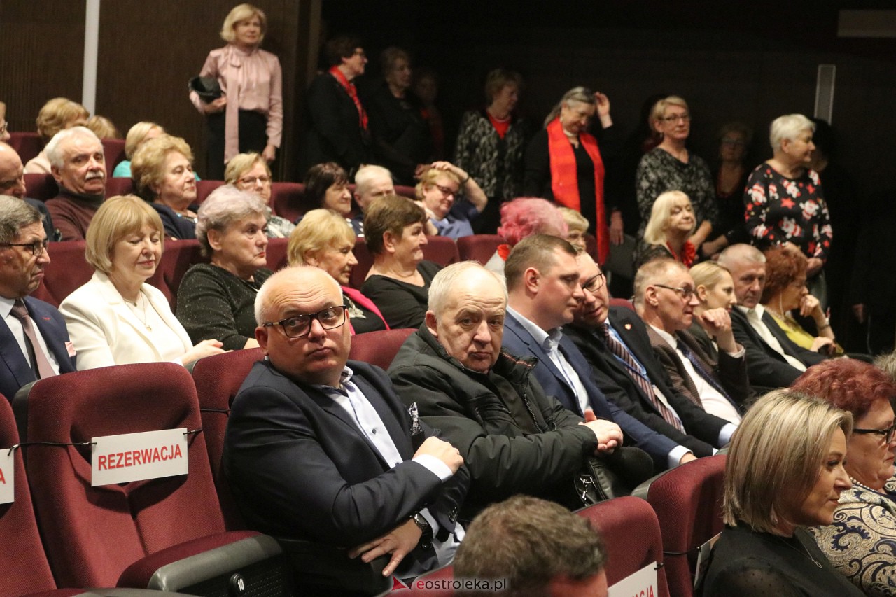 Spotkanie wigilijne Uniwersytetu Trzeciego Wieku [20.12.2023] - zdjęcie #12 - eOstroleka.pl