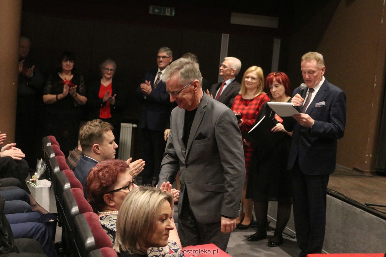 Spotkanie wigilijne Uniwersytetu Trzeciego Wieku [20.12.2023] - zdjęcie #6 - eOstroleka.pl