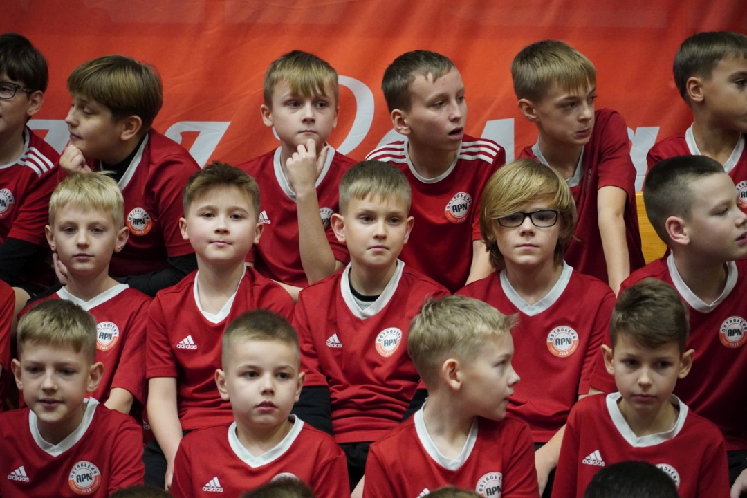 Futbolowa wigilia w APN Ostrołęka [20.12.2023] - zdjęcie #117 - eOstroleka.pl