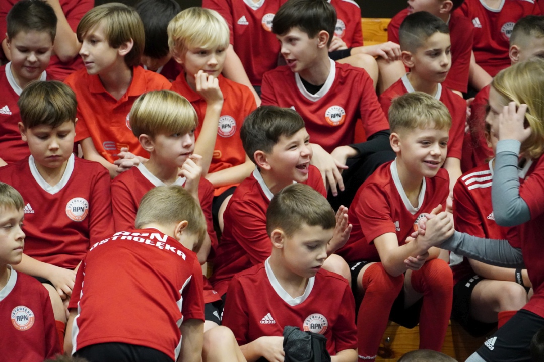 Futbolowa wigilia w APN Ostrołęka [20.12.2023] - zdjęcie #111 - eOstroleka.pl