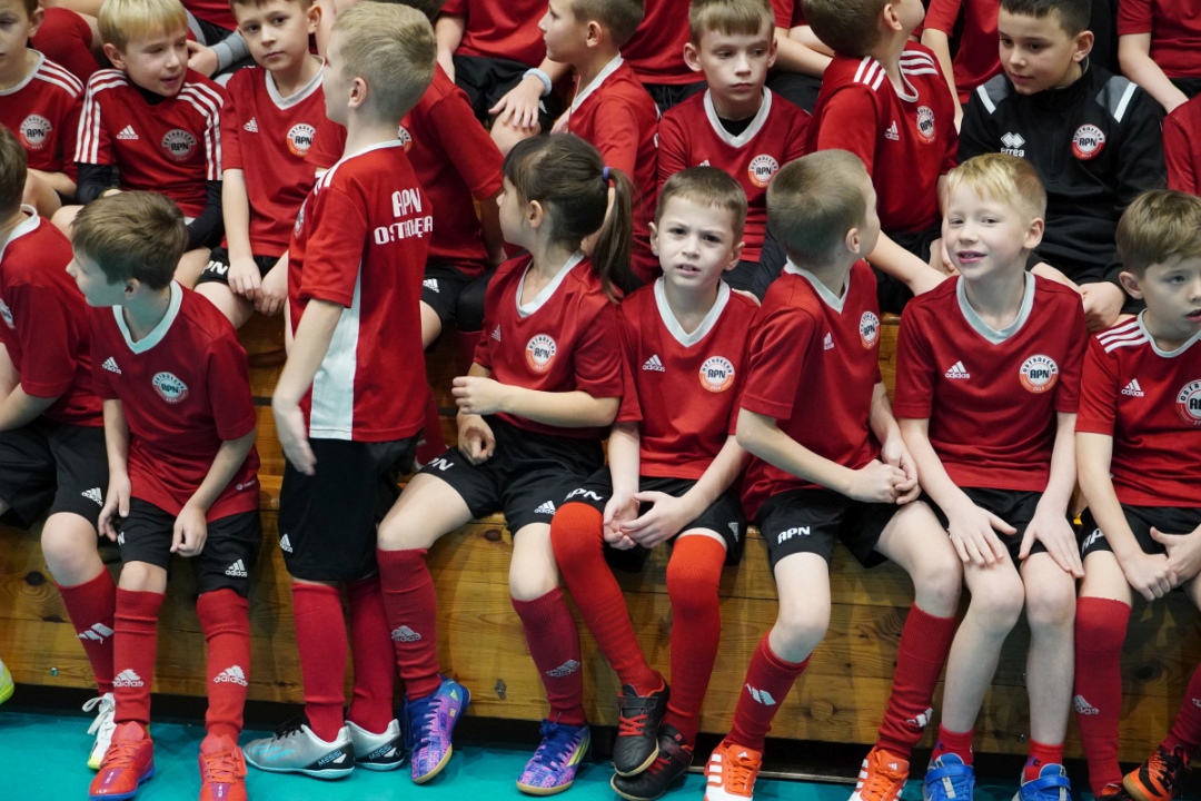 Futbolowa wigilia w APN Ostrołęka [20.12.2023] - zdjęcie #102 - eOstroleka.pl