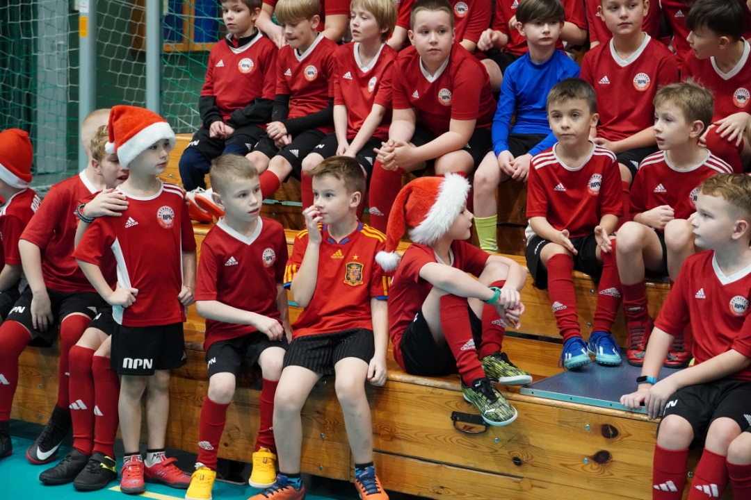 Futbolowa wigilia w APN Ostrołęka [20.12.2023] - zdjęcie #100 - eOstroleka.pl