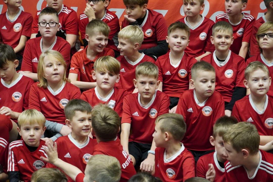 Futbolowa wigilia w APN Ostrołęka [20.12.2023] - zdjęcie #96 - eOstroleka.pl