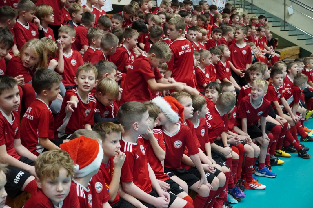 Futbolowa wigilia w APN Ostrołęka [20.12.2023] - zdjęcie #80 - eOstroleka.pl