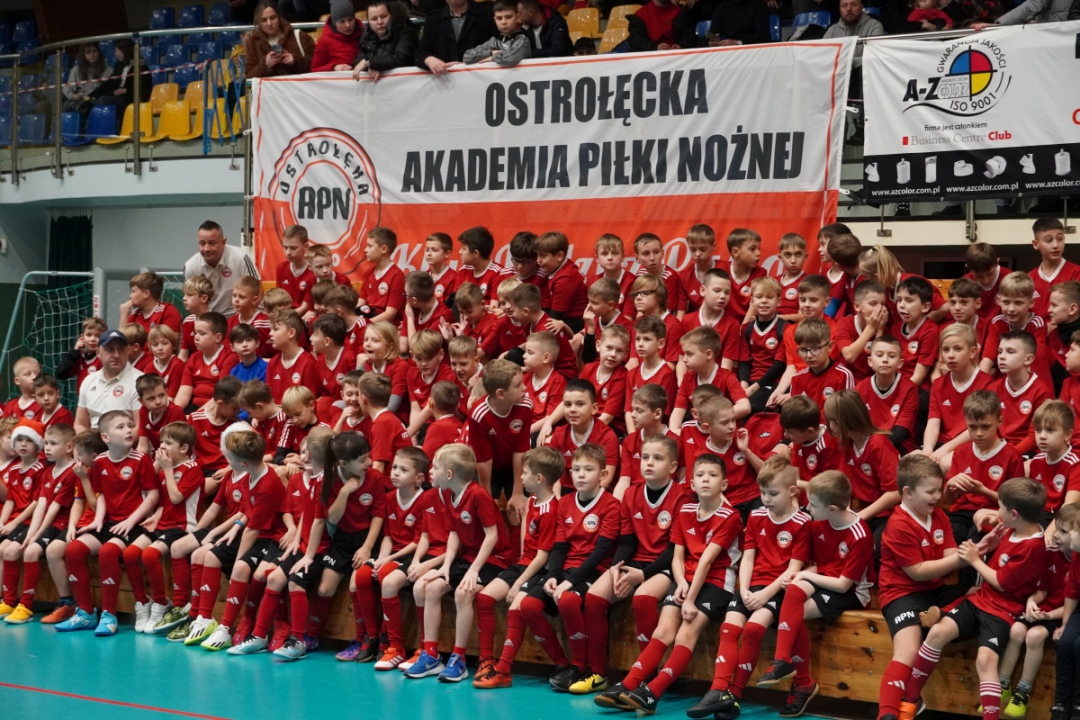 Futbolowa wigilia w APN Ostrołęka [20.12.2023] - zdjęcie #79 - eOstroleka.pl