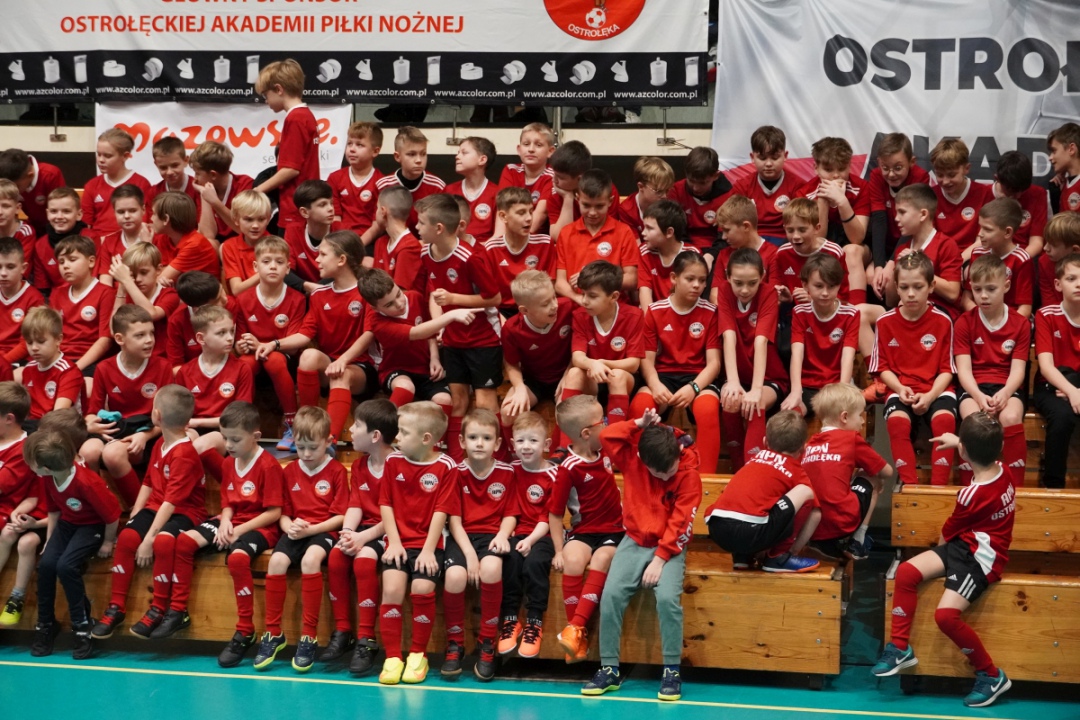 Futbolowa wigilia w APN Ostrołęka [20.12.2023] - zdjęcie #78 - eOstroleka.pl