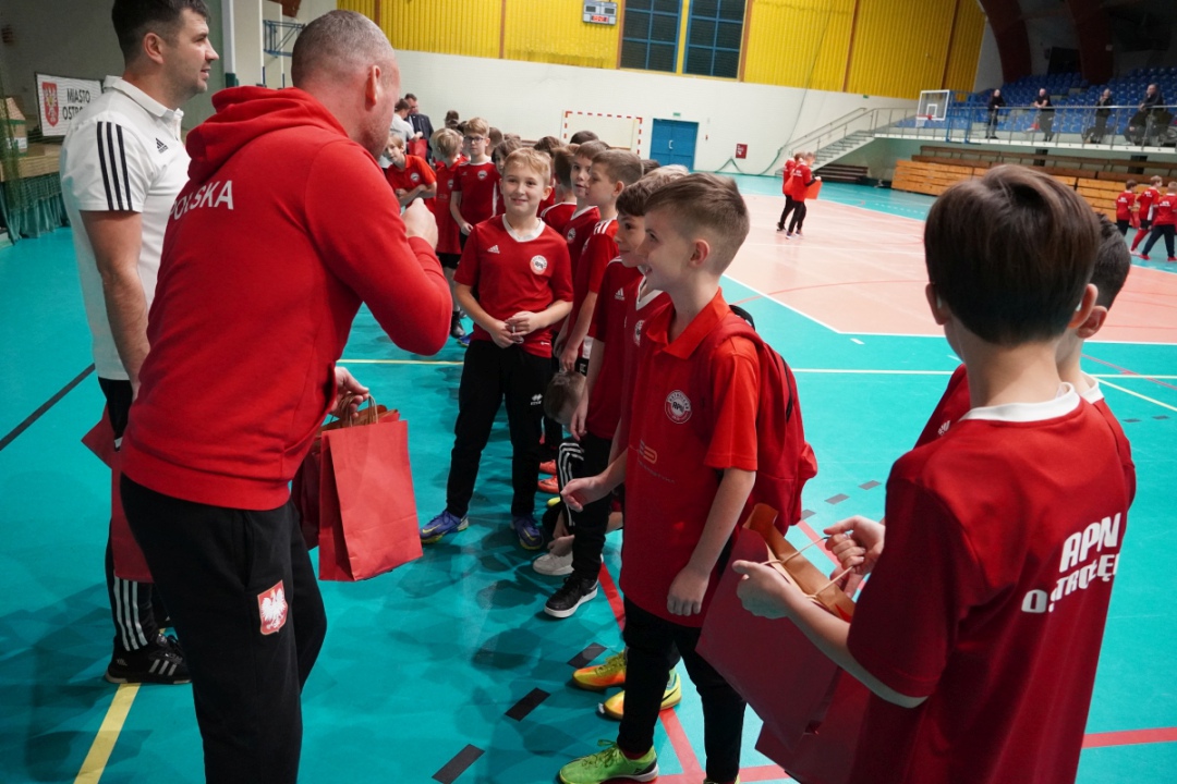 Futbolowa wigilia w APN Ostrołęka [20.12.2023] - zdjęcie #66 - eOstroleka.pl