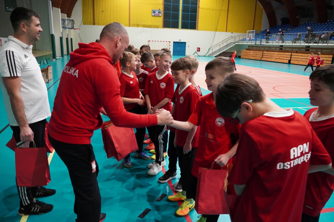 Futbolowa wigilia w APN Ostrołęka [20.12.2023] - zdjęcie #64 - eOstroleka.pl