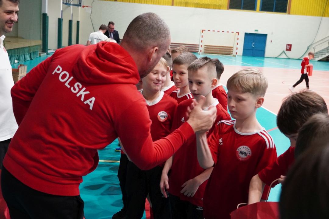 Futbolowa wigilia w APN Ostrołęka [20.12.2023] - zdjęcie #62 - eOstroleka.pl