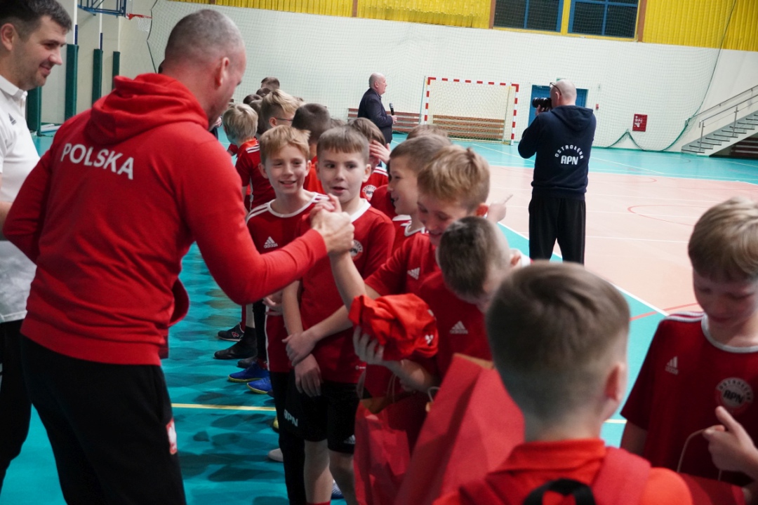 Futbolowa wigilia w APN Ostrołęka [20.12.2023] - zdjęcie #56 - eOstroleka.pl