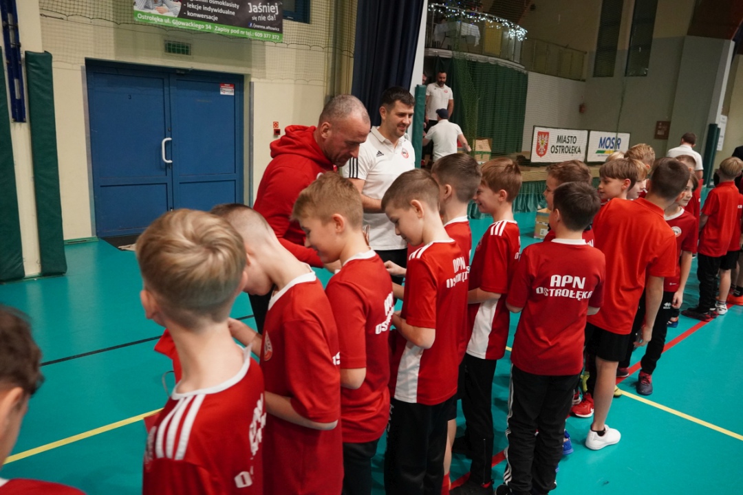 Futbolowa wigilia w APN Ostrołęka [20.12.2023] - zdjęcie #54 - eOstroleka.pl