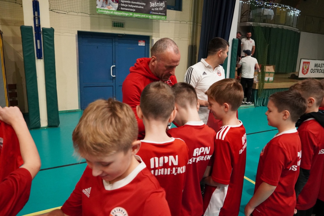 Futbolowa wigilia w APN Ostrołęka [20.12.2023] - zdjęcie #50 - eOstroleka.pl