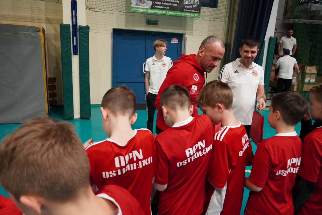 Futbolowa wigilia w APN Ostrołęka [20.12.2023] - zdjęcie #48 - eOstroleka.pl