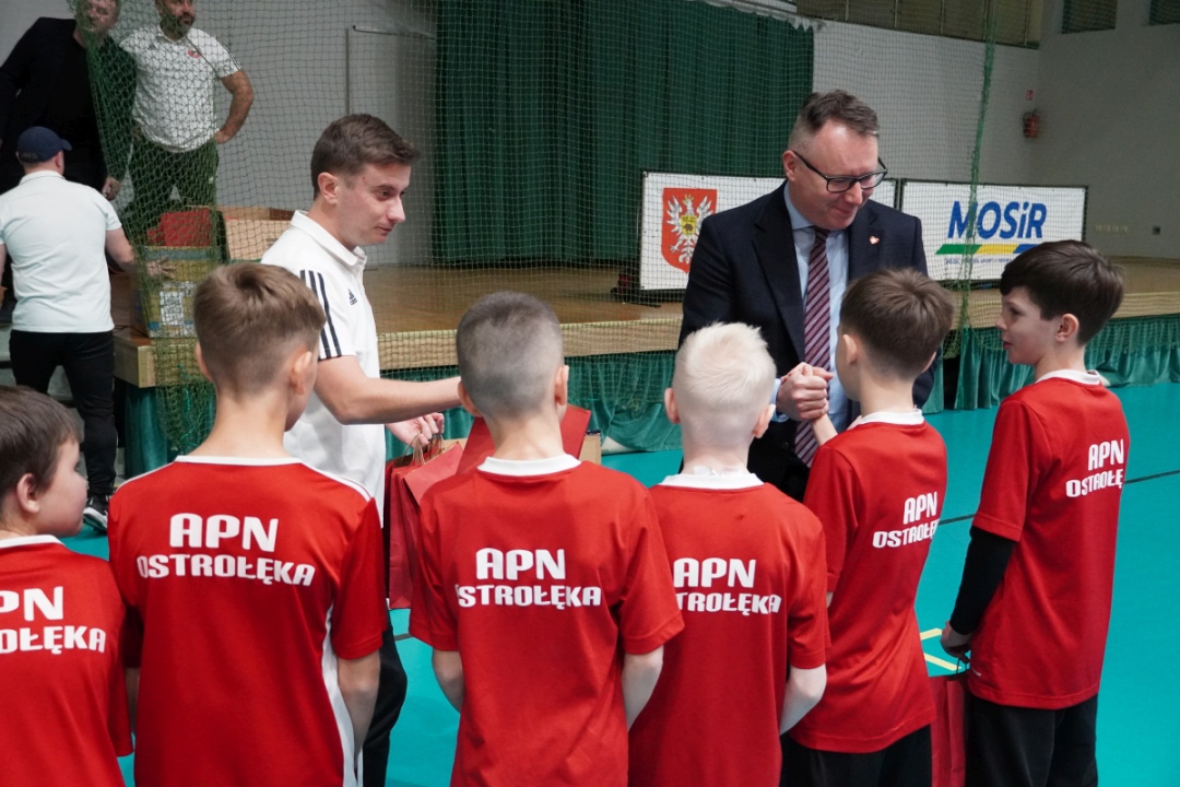 Futbolowa wigilia w APN Ostrołęka [20.12.2023] - zdjęcie #40 - eOstroleka.pl