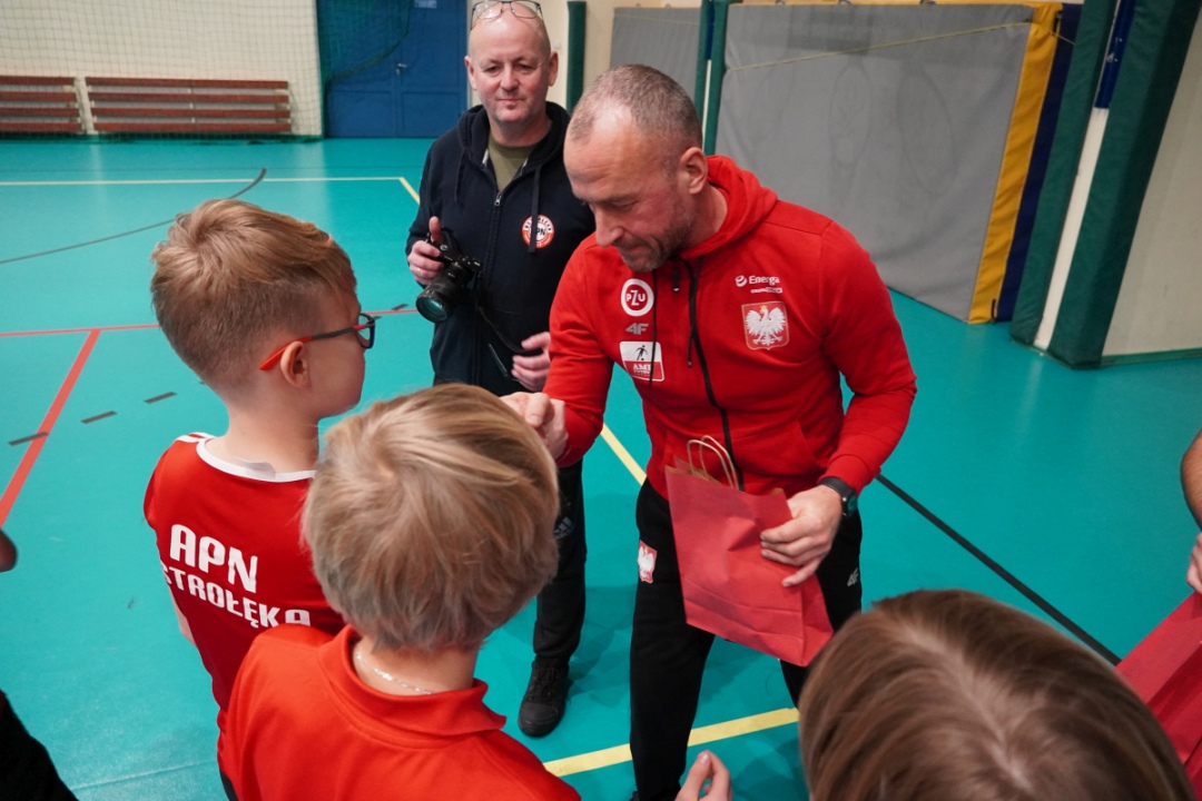 Futbolowa wigilia w APN Ostrołęka [20.12.2023] - zdjęcie #34 - eOstroleka.pl