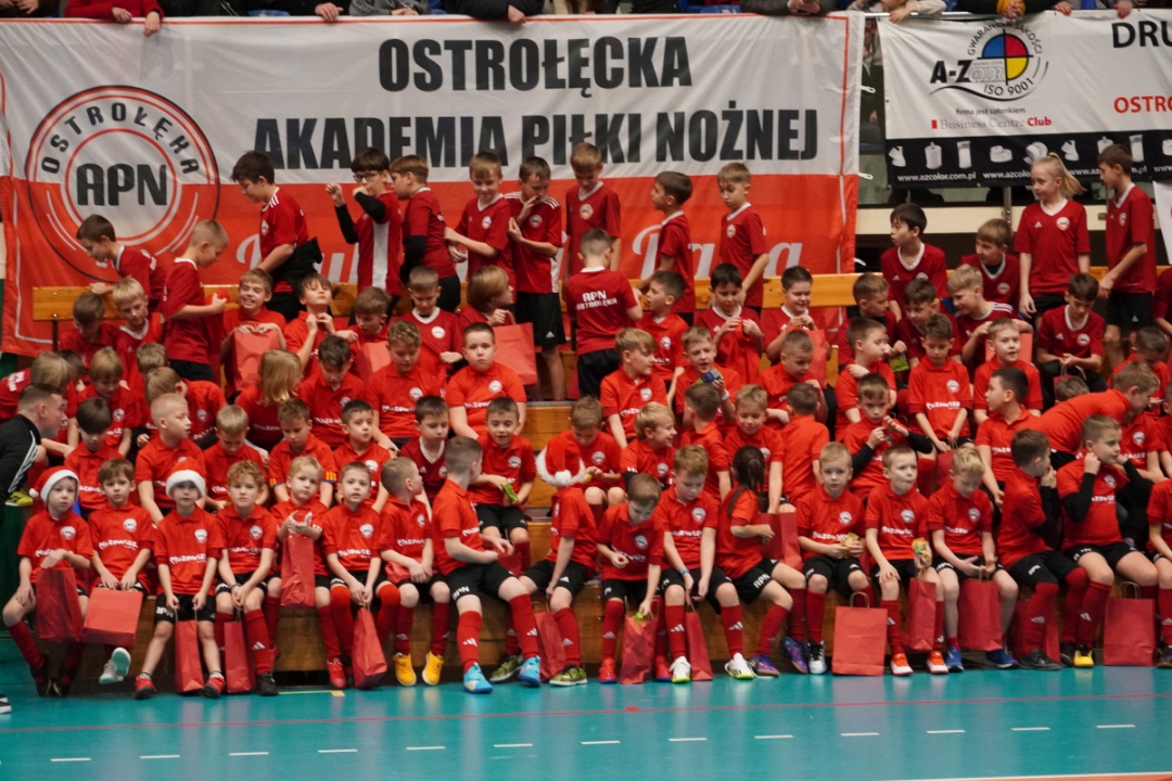 Futbolowa wigilia w APN Ostrołęka [20.12.2023] - zdjęcie #29 - eOstroleka.pl