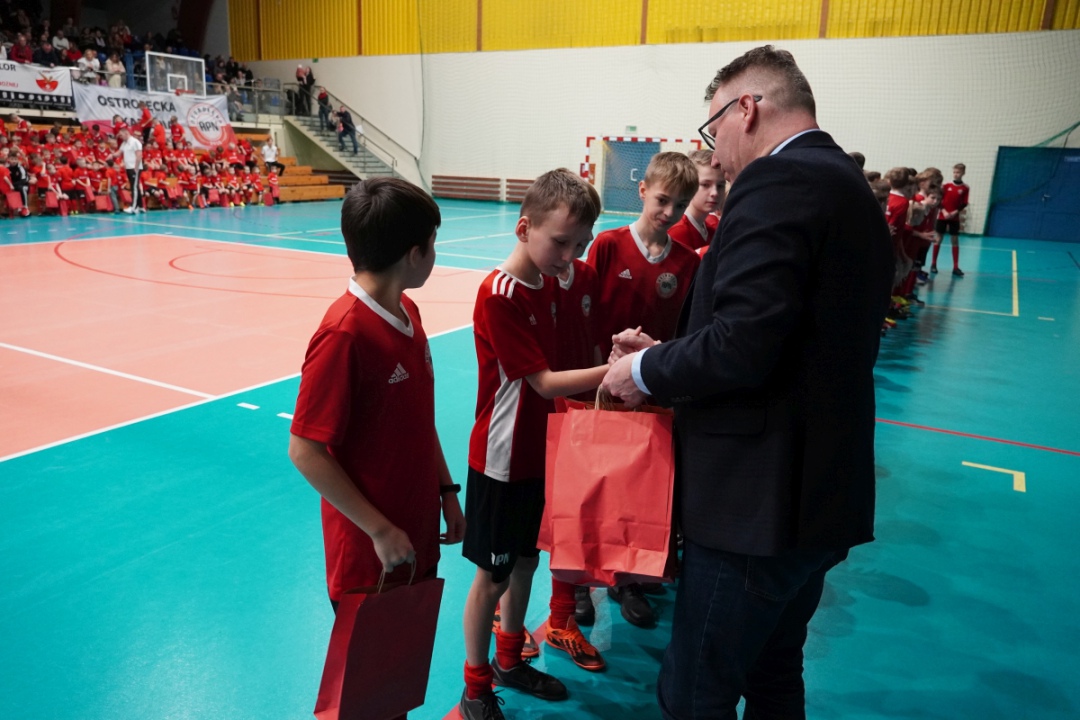 Futbolowa wigilia w APN Ostrołęka [20.12.2023] - zdjęcie #24 - eOstroleka.pl