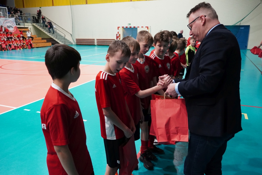 Futbolowa wigilia w APN Ostrołęka [20.12.2023] - zdjęcie #23 - eOstroleka.pl