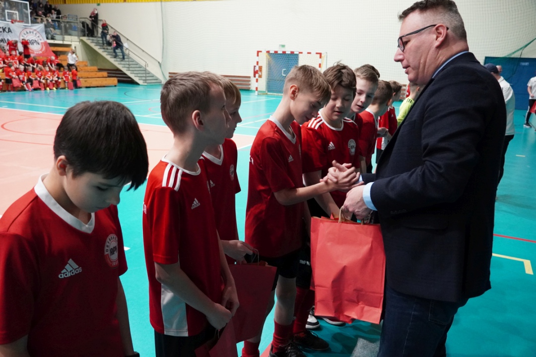 Futbolowa wigilia w APN Ostrołęka [20.12.2023] - zdjęcie #22 - eOstroleka.pl