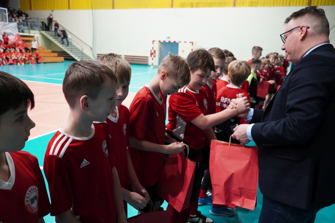 Futbolowa wigilia w APN Ostrołęka [20.12.2023] - zdjęcie #21 - eOstroleka.pl