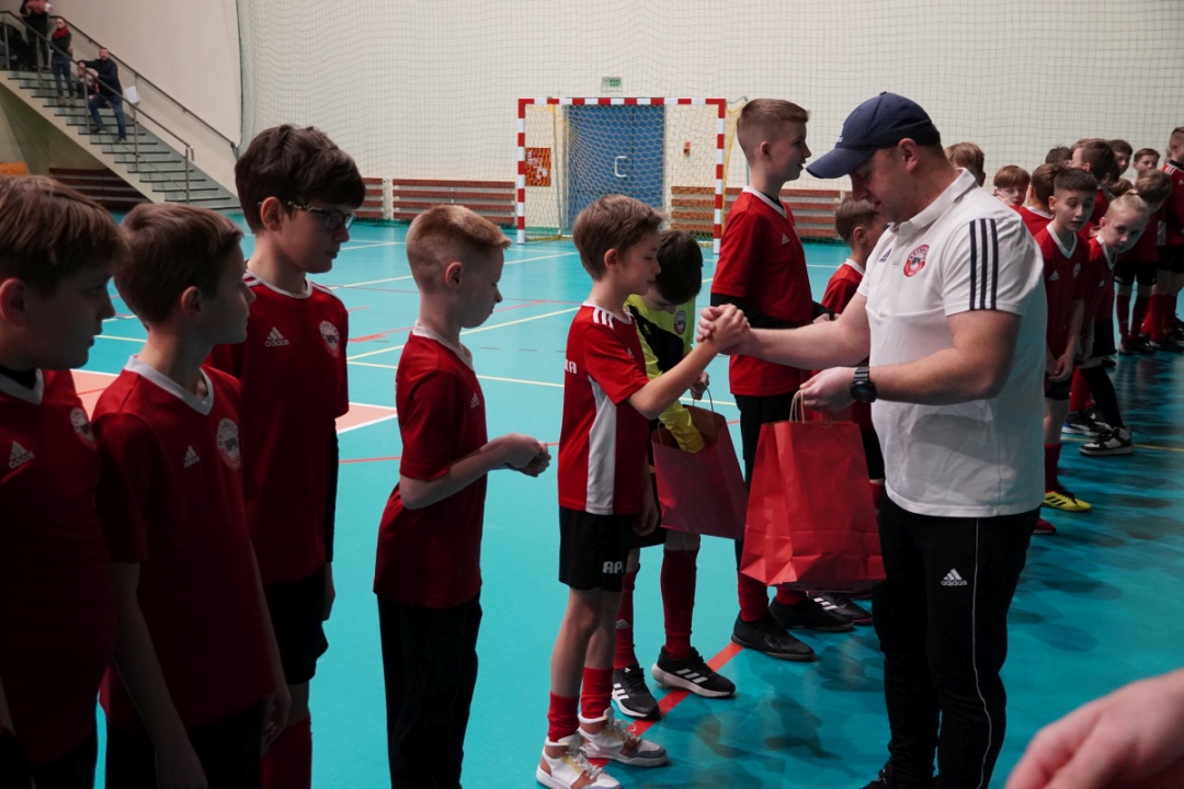 Futbolowa wigilia w APN Ostrołęka [20.12.2023] - zdjęcie #20 - eOstroleka.pl