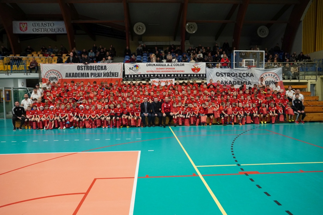 Futbolowa wigilia w APN Ostrołęka [20.12.2023] - zdjęcie #61 - eOstroleka.pl
