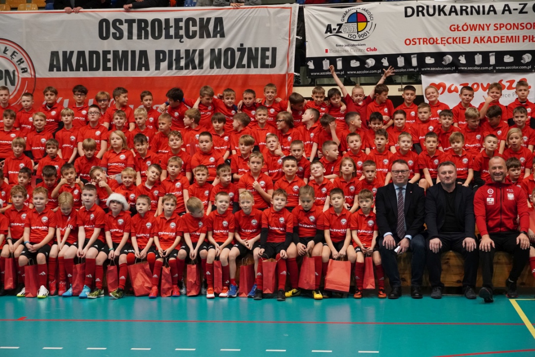 Futbolowa wigilia w APN Ostrołęka [20.12.2023] - zdjęcie #57 - eOstroleka.pl