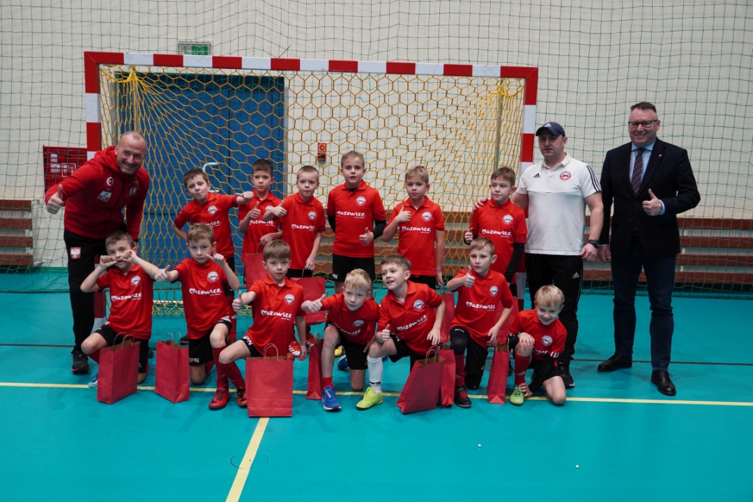 Futbolowa wigilia w APN Ostrołęka [20.12.2023] - zdjęcie #45 - eOstroleka.pl
