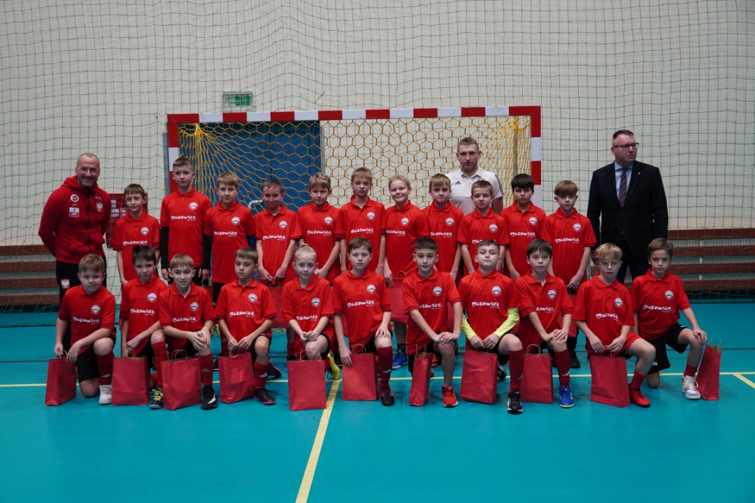 Futbolowa wigilia w APN Ostrołęka [20.12.2023] - zdjęcie #37 - eOstroleka.pl