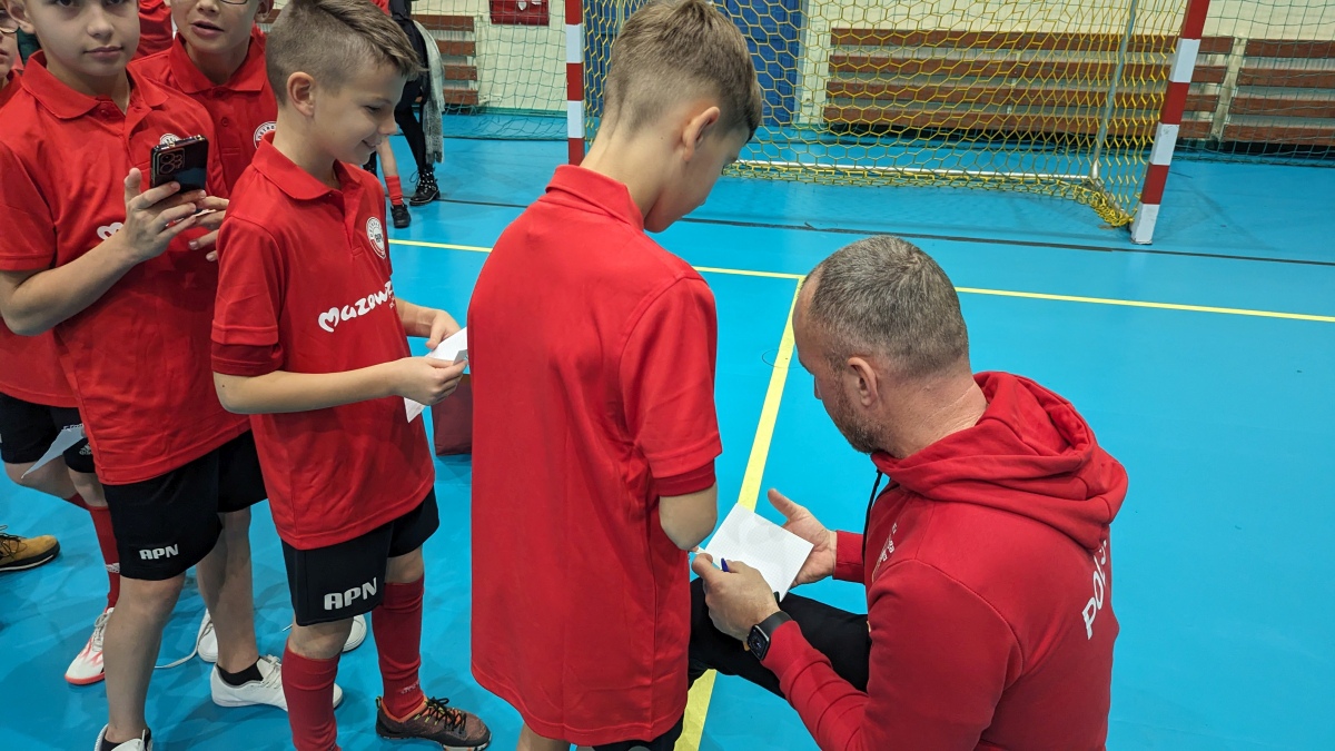 Futbolowa wigilia w APN Ostrołęka [20.12.2023] - zdjęcie #4 - eOstroleka.pl