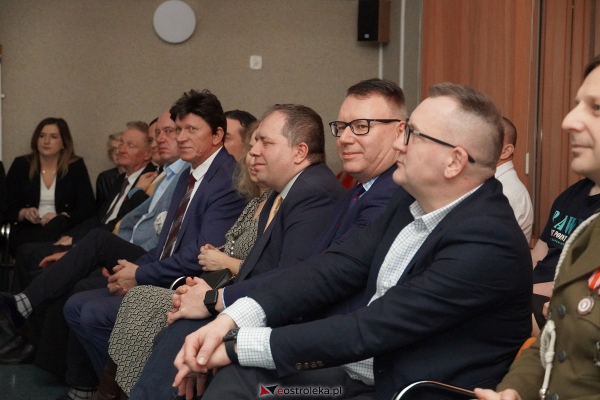 Spotkanie opłatkowe absolwentów i sympatyków Wyższej Szkoły Społeczno-Ekonomicznej [21.12.2023] - zdjęcie #43 - eOstroleka.pl