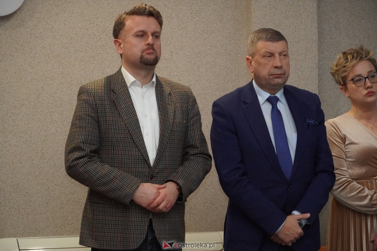 Spotkanie opłatkowe absolwentów i sympatyków Wyższej Szkoły Społeczno-Ekonomicznej [21.12.2023] - zdjęcie #30 - eOstroleka.pl