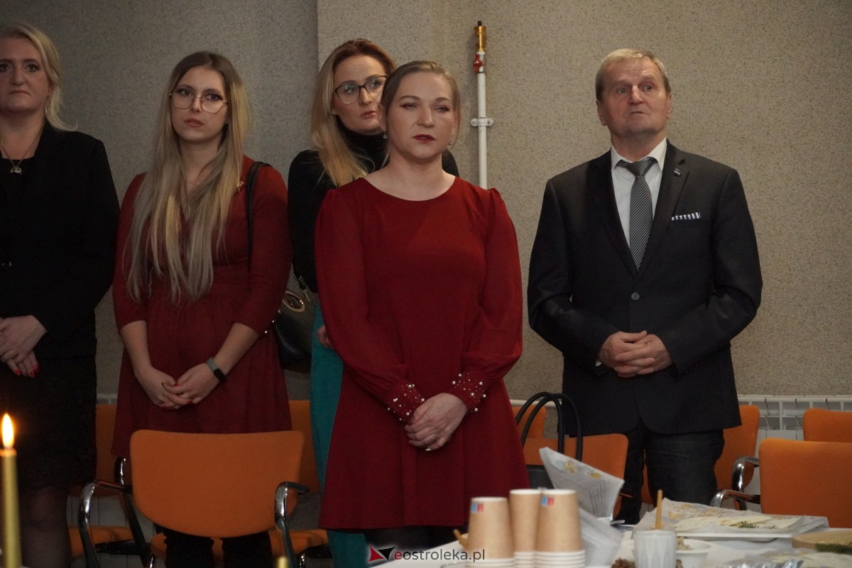 Spotkanie opłatkowe absolwentów i sympatyków Wyższej Szkoły Społeczno-Ekonomicznej [21.12.2023] - zdjęcie #10 - eOstroleka.pl
