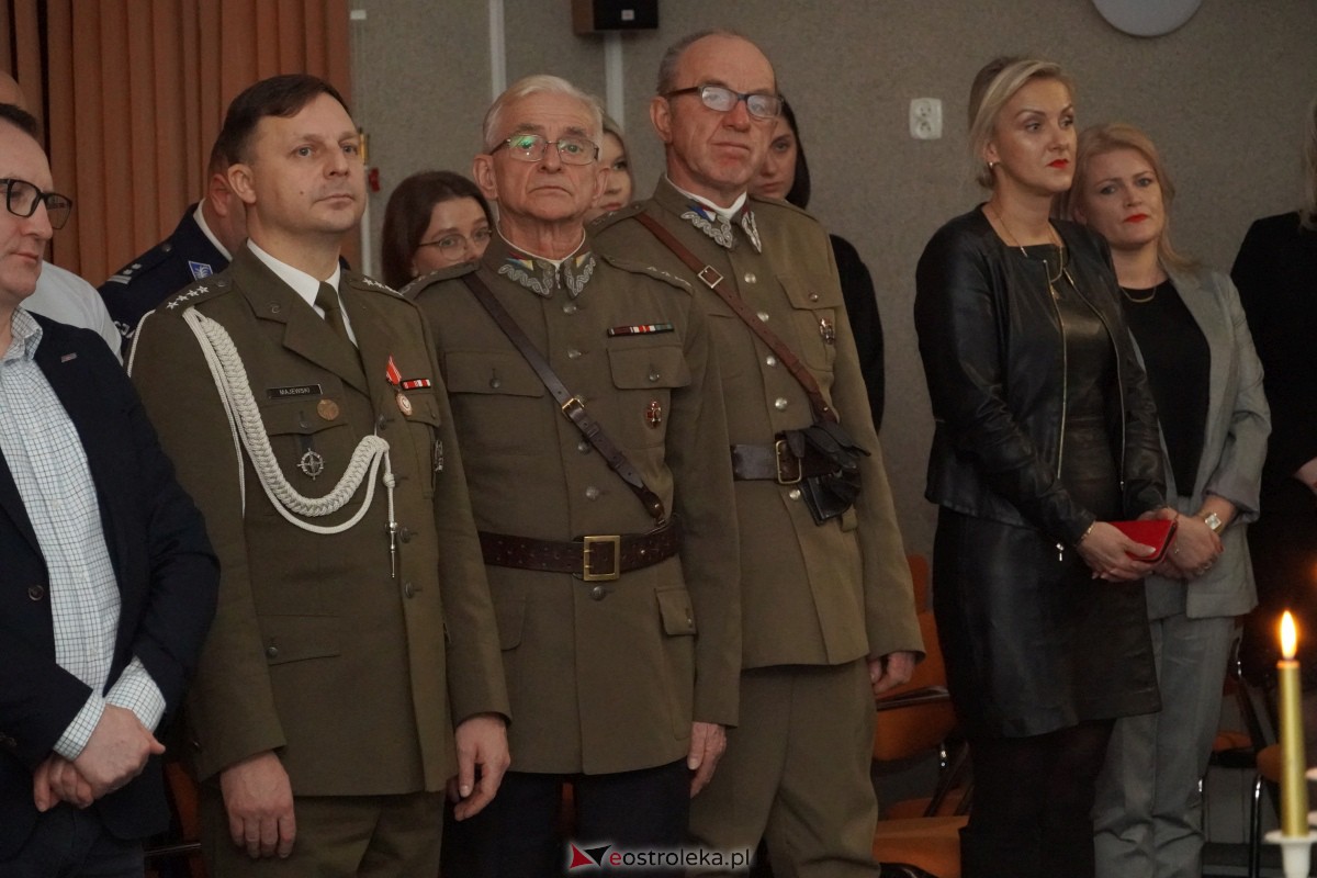 Spotkanie opłatkowe absolwentów i sympatyków Wyższej Szkoły Społeczno-Ekonomicznej [21.12.2023] - zdjęcie #9 - eOstroleka.pl