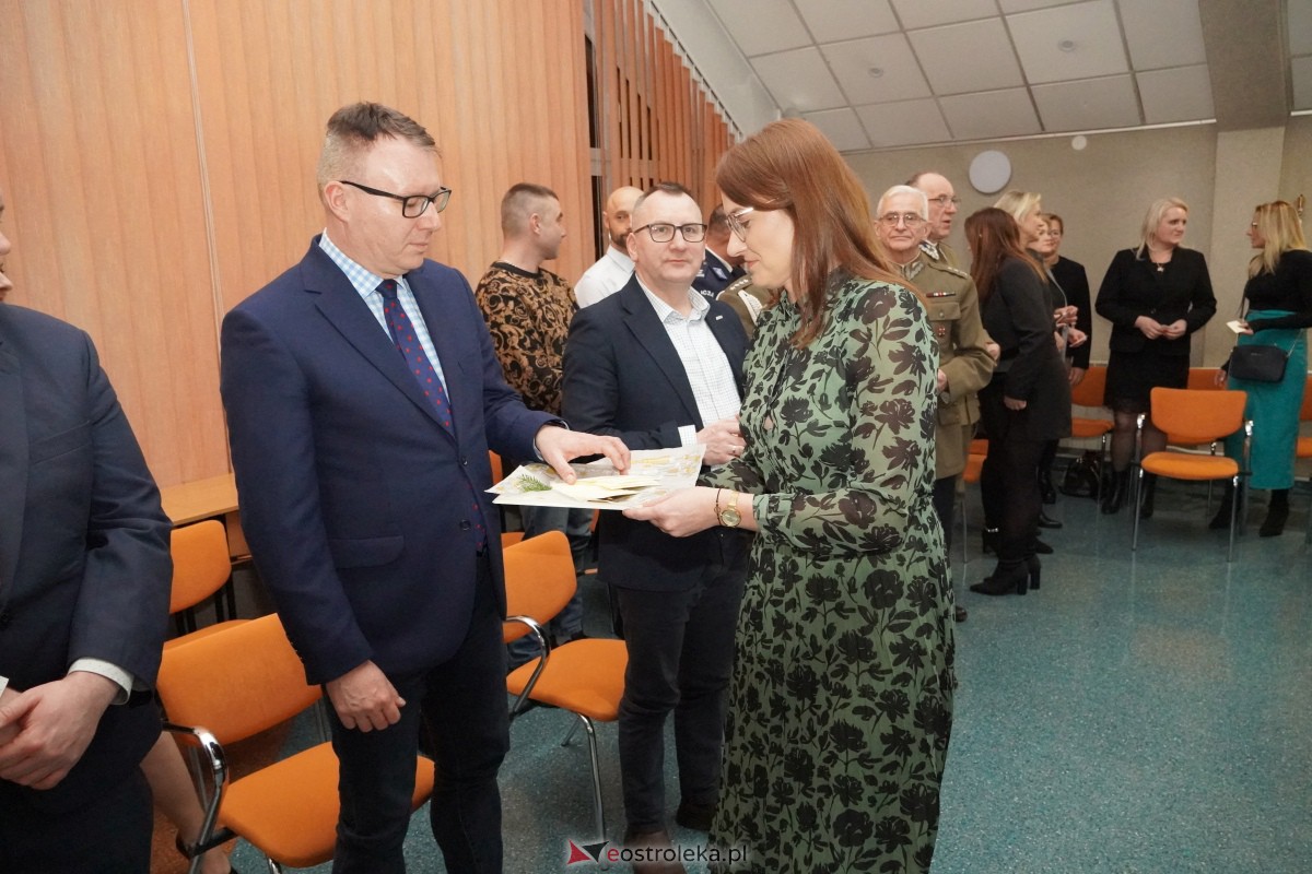 Spotkanie opłatkowe absolwentów i sympatyków Wyższej Szkoły Społeczno-Ekonomicznej [21.12.2023] - zdjęcie #7 - eOstroleka.pl