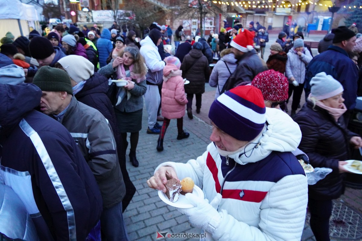 Wigilia miejska 2023 w Ostrołęce [23.12.2023] - zdjęcie #24 - eOstroleka.pl