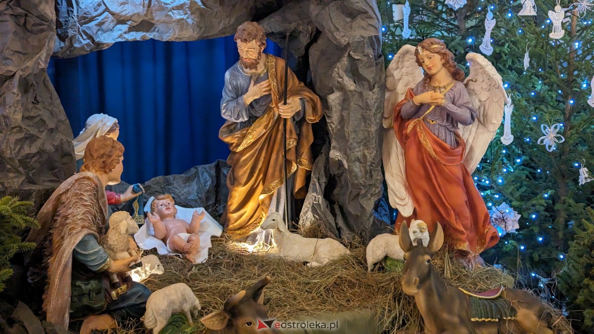 Szopki Bożonarodzeniowe w ostrołęckich kościołach [25.12.2023] - zdjęcie #41 - eOstroleka.pl