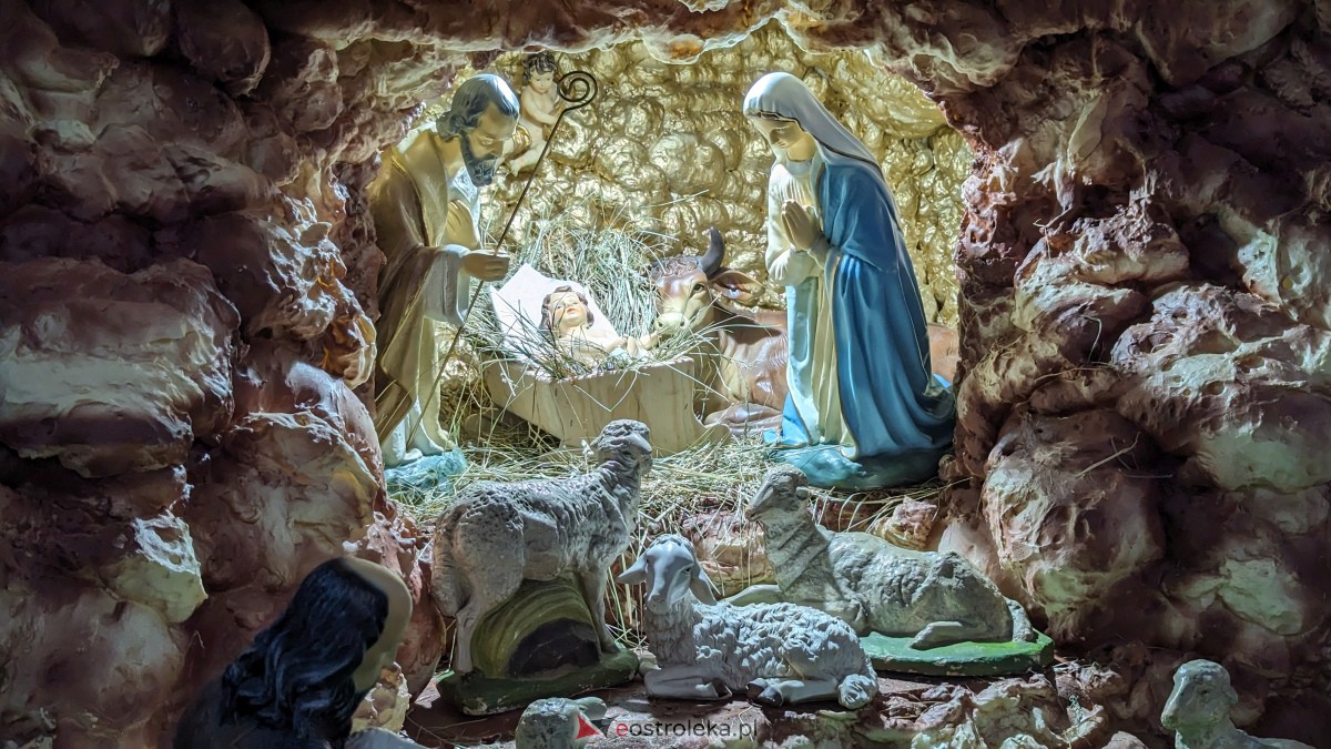 Szopki Bożonarodzeniowe w ostrołęckich kościołach [25.12.2023] - zdjęcie #38 - eOstroleka.pl
