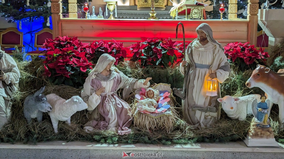 Szopki Bożonarodzeniowe w ostrołęckich kościołach [25.12.2023] - zdjęcie #26 - eOstroleka.pl