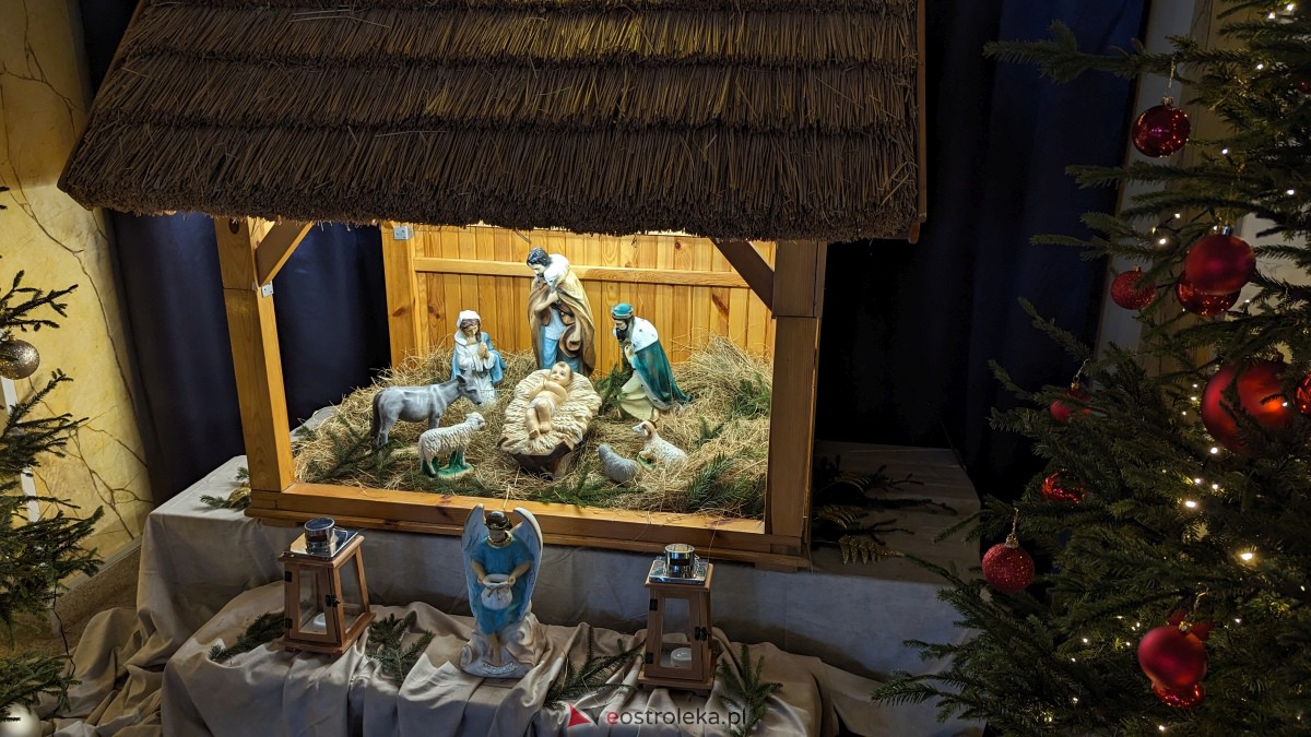 Szopki Bożonarodzeniowe w ostrołęckich kościołach [25.12.2023] - zdjęcie #20 - eOstroleka.pl