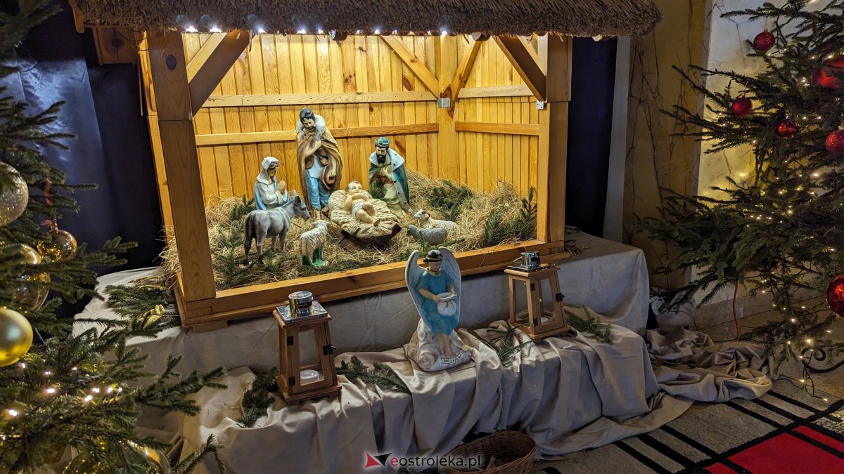 Szopki Bożonarodzeniowe w ostrołęckich kościołach [25.12.2023] - zdjęcie #18 - eOstroleka.pl