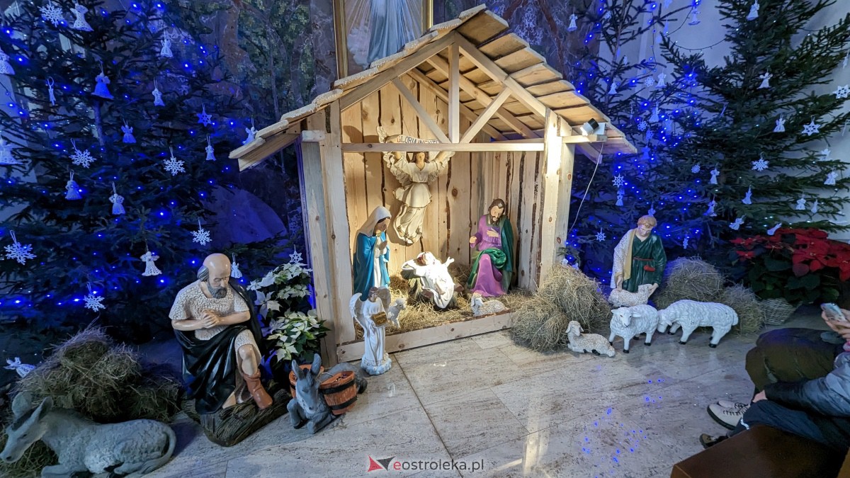 Szopki Bożonarodzeniowe w ostrołęckich kościołach [25.12.2023] - zdjęcie #16 - eOstroleka.pl