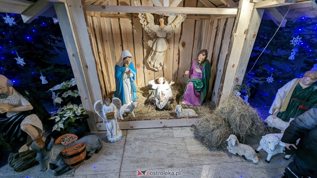 Szopki Bożonarodzeniowe w ostrołęckich kościołach [25.12.2023] - zdjęcie #15 - eOstroleka.pl