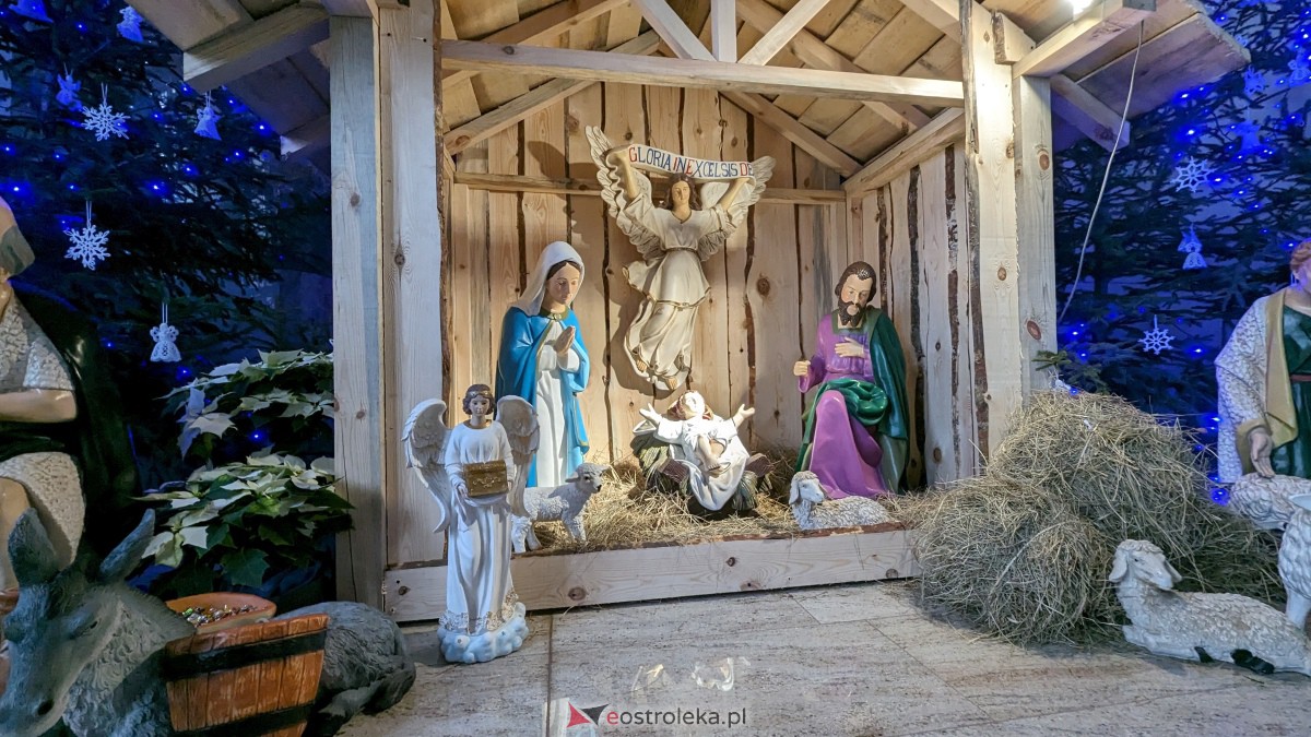 Szopki Bożonarodzeniowe w ostrołęckich kościołach [25.12.2023] - zdjęcie #12 - eOstroleka.pl