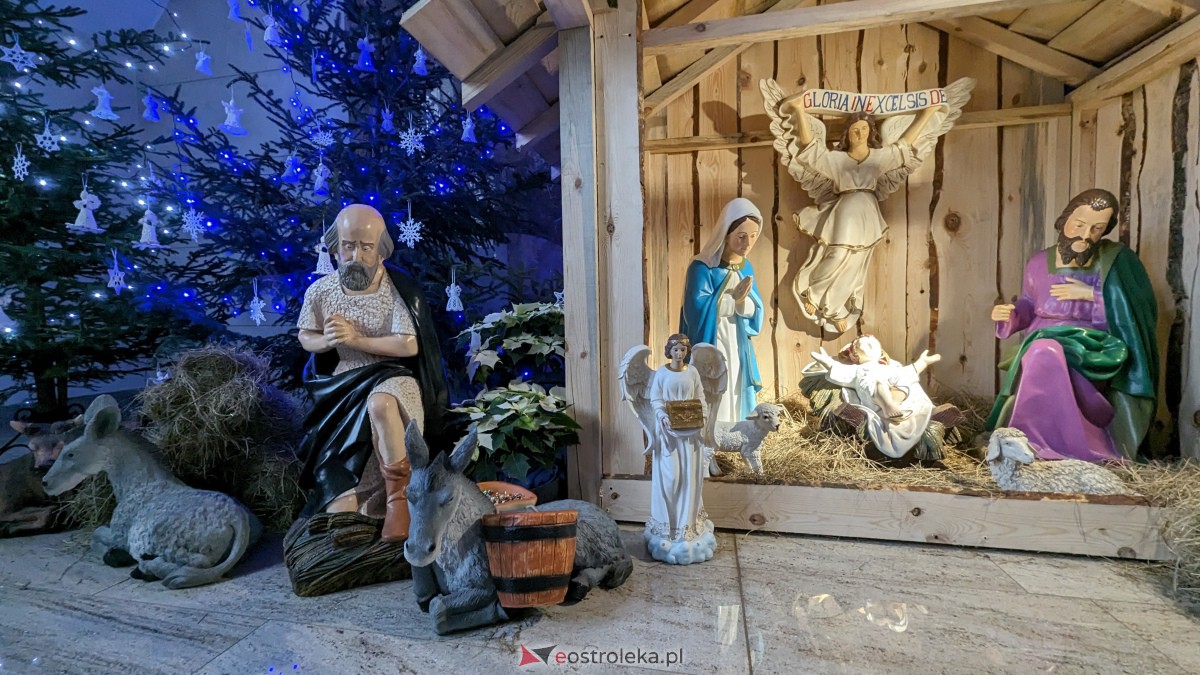 Szopki Bożonarodzeniowe w ostrołęckich kościołach [25.12.2023] - zdjęcie #11 - eOstroleka.pl