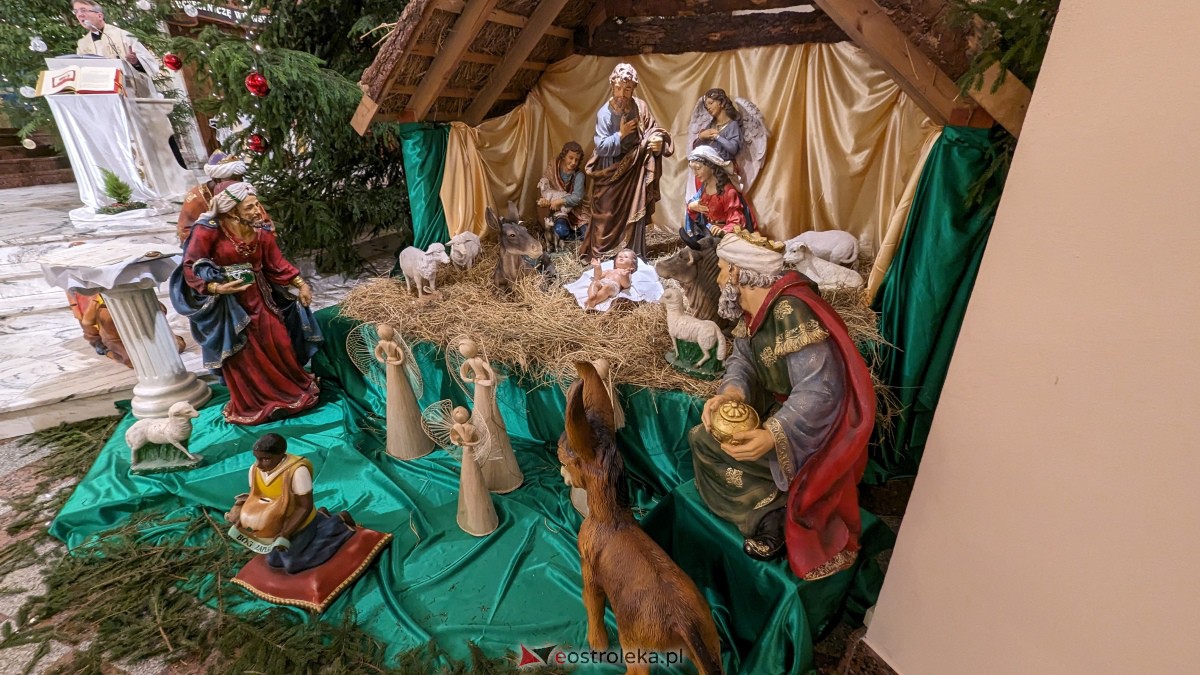 Szopki Bożonarodzeniowe w ostrołęckich kościołach [25.12.2023] - zdjęcie #5 - eOstroleka.pl