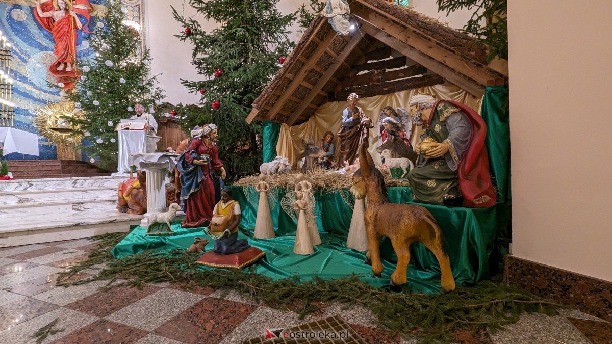 Szopki Bożonarodzeniowe w ostrołęckich kościołach [25.12.2023] - zdjęcie #1 - eOstroleka.pl