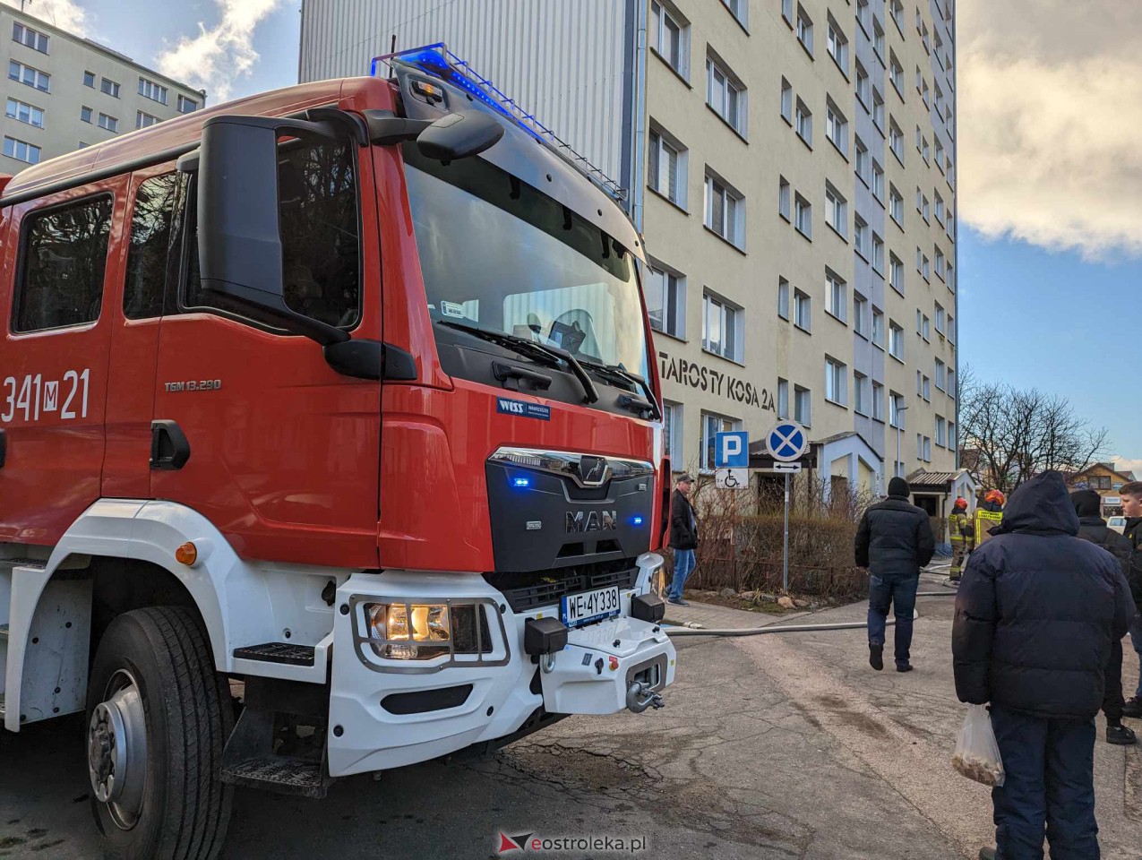 Interwencja strażaków przy Starosty Kosa [27.12.2023] - zdjęcie #3 - eOstroleka.pl